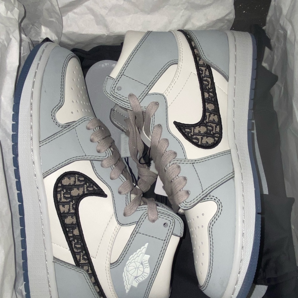 Dior Air Jordan 1 size 7 M (euro 40) brand new